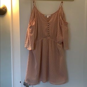 Flutter sleeve dress